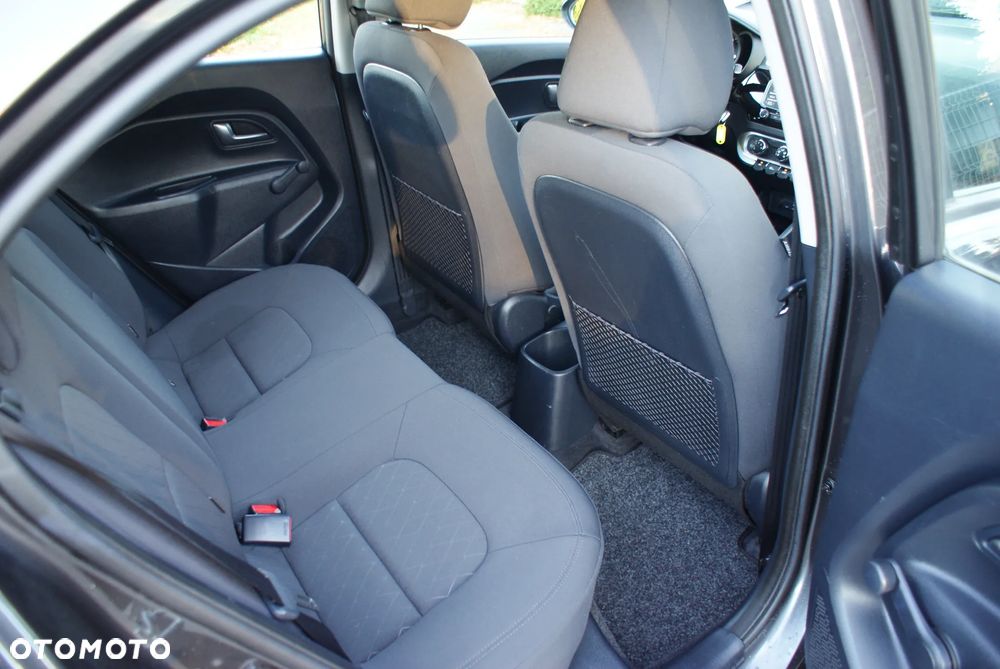 Kia Rio 1.4 Edition 7 - 14