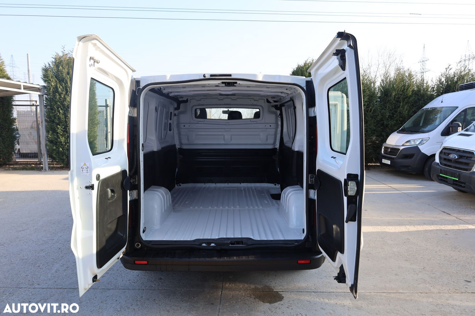 Renault Trafic - 11