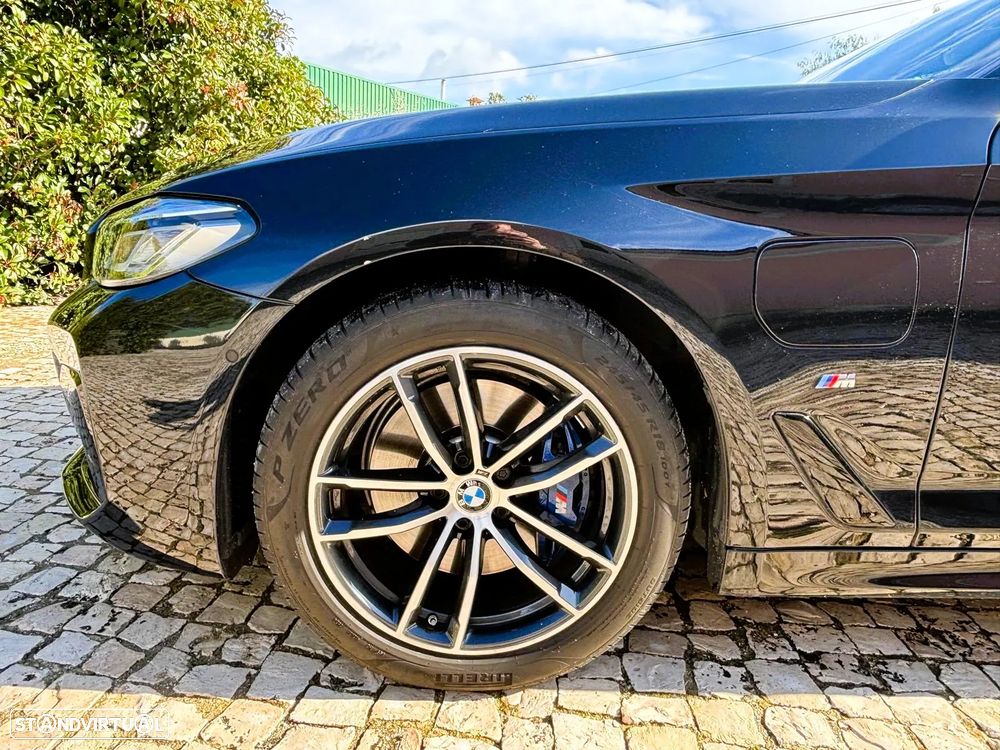 BMW 530 e Pack Desportivo M - 3