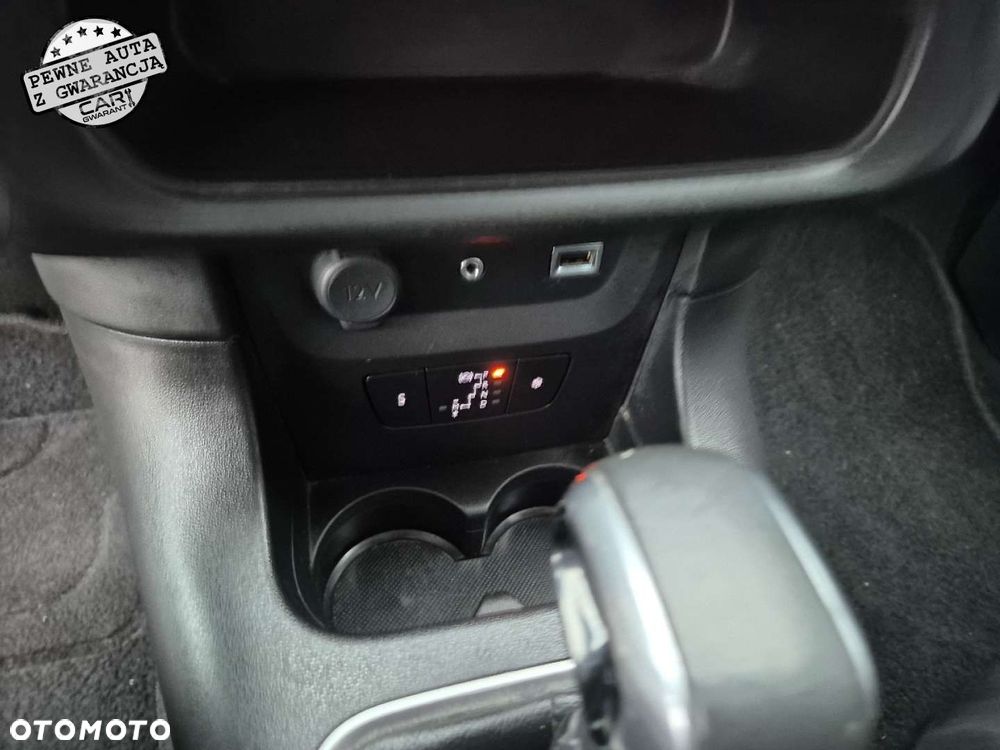 Citroën C3 Pure Tech 110 S&S EAT6 SHINE - 24