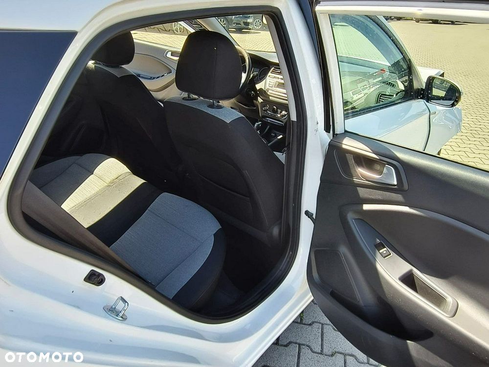 Hyundai i20 - 16