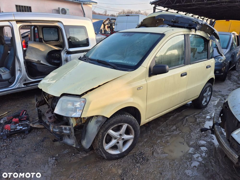 FIAT PANDA II fotel fotele kanapa deska kokpit podsufitka boczek boczki klamka podłokietnik licznik prędkościomierz panel - 1