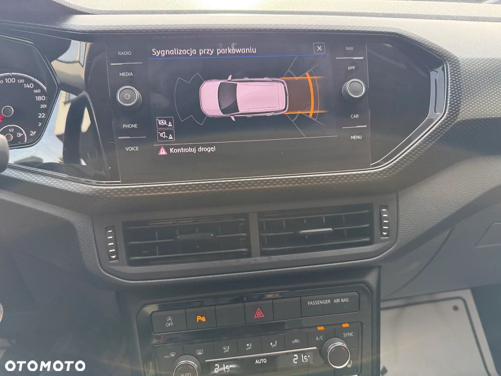 Volkswagen T-Cross - 12