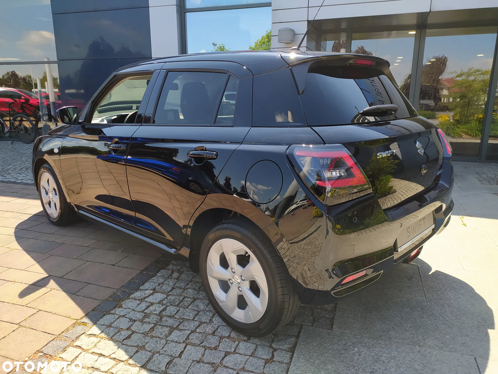 Suzuki Swift 1.2 Dualjet SHVS Premium Plus CVT - 12