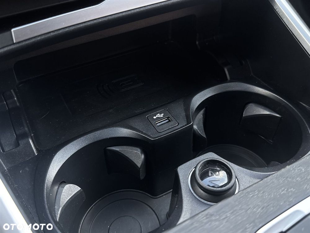 BMW Seria 3 - 16