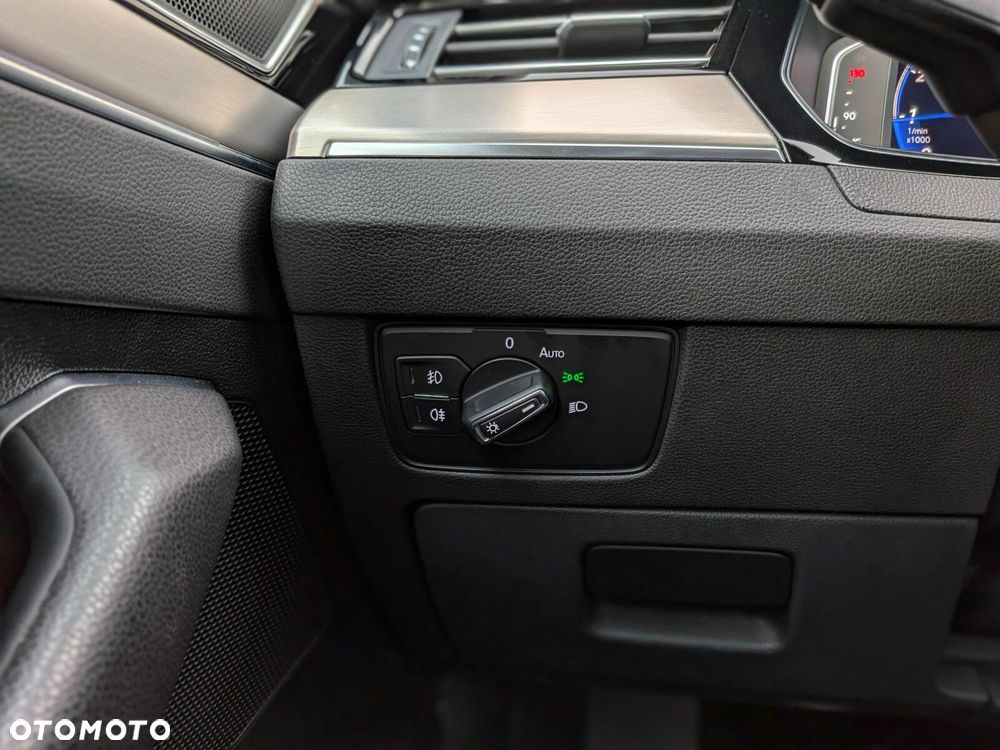 Volkswagen Passat 1.5 TSI EVO Elegance DSG - 41
