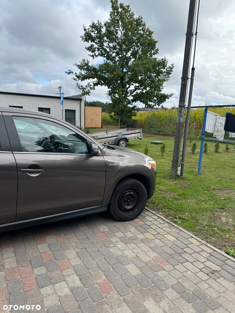 Mitsubishi ASX - 10
