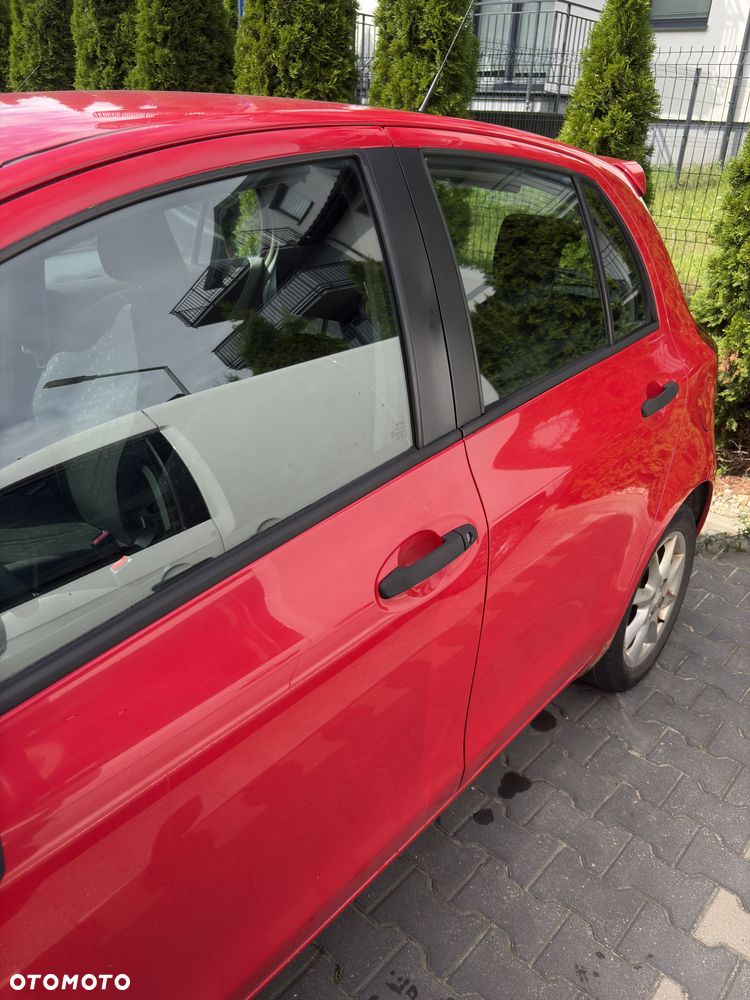 Toyota Yaris 1.3 Terra - 2