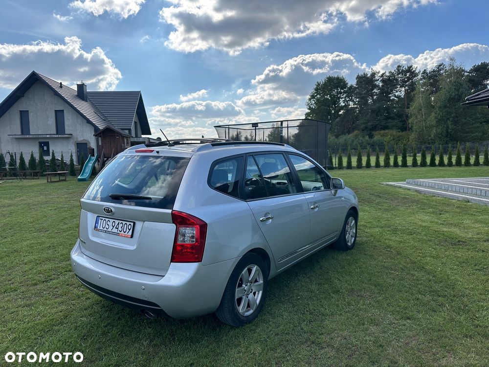 Kia Carens 2.0 CVVT LX Basis - 2