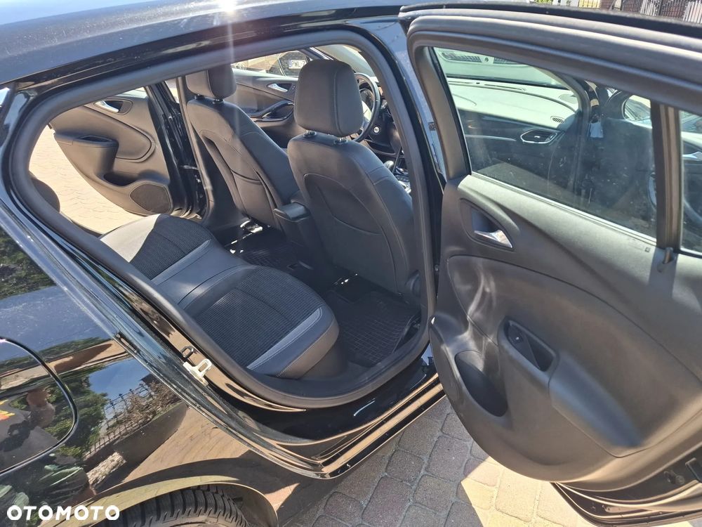 Opel Astra 1.2 T Elegance S&S - 10