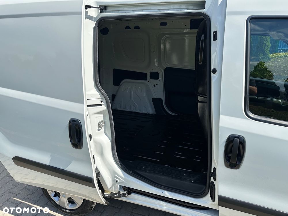 Opel COMBO - 19