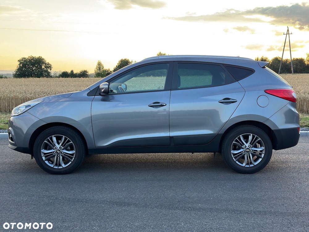 Hyundai ix35 2.0 CRDi 4WD Fifa World Cup Gold Edition - 4