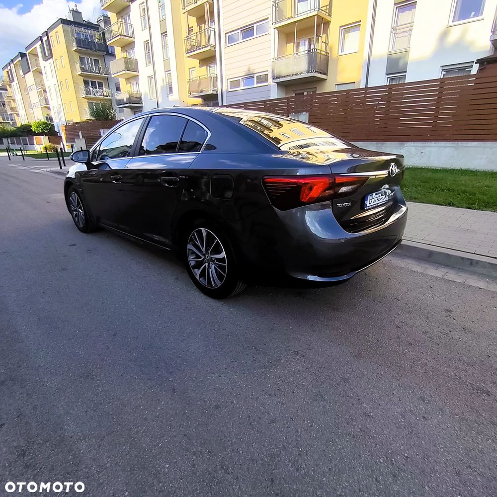 Toyota Avensis - 6
