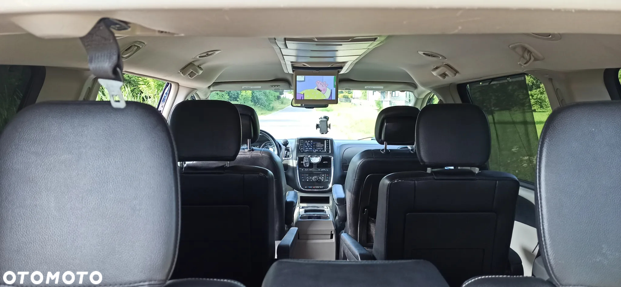 Chrysler Town & Country - 21
