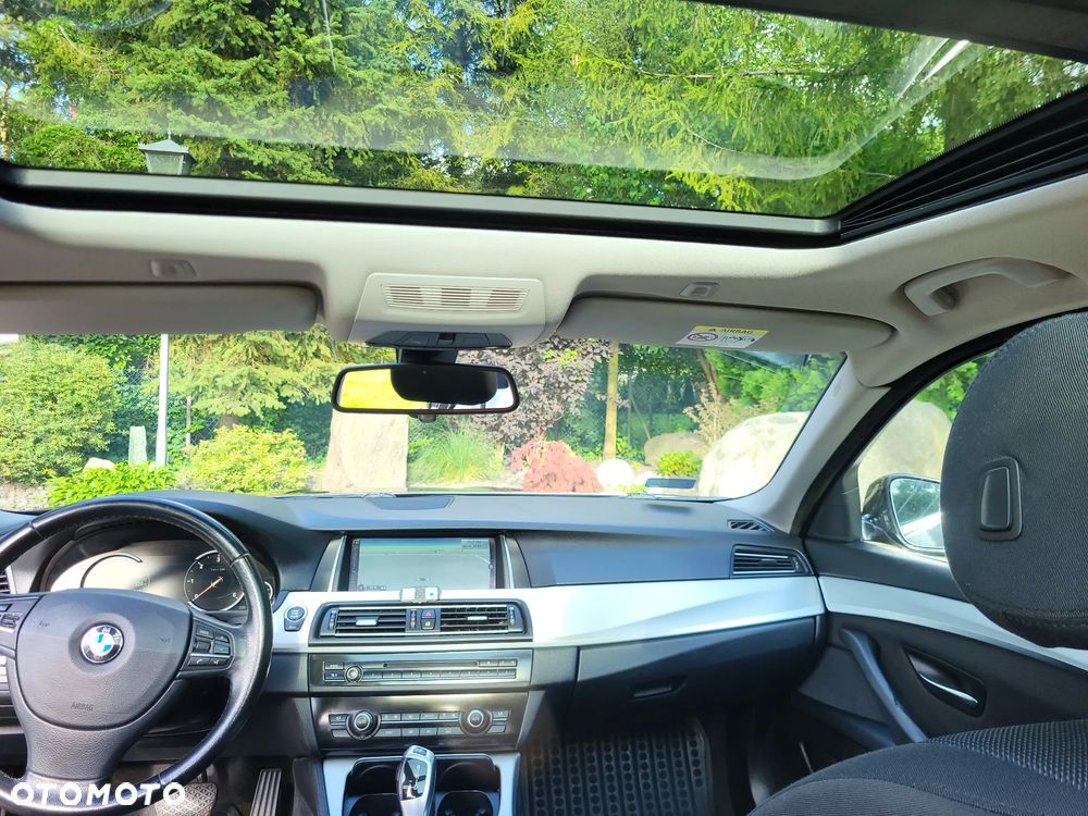 BMW Seria 5 520d xDrive - 7