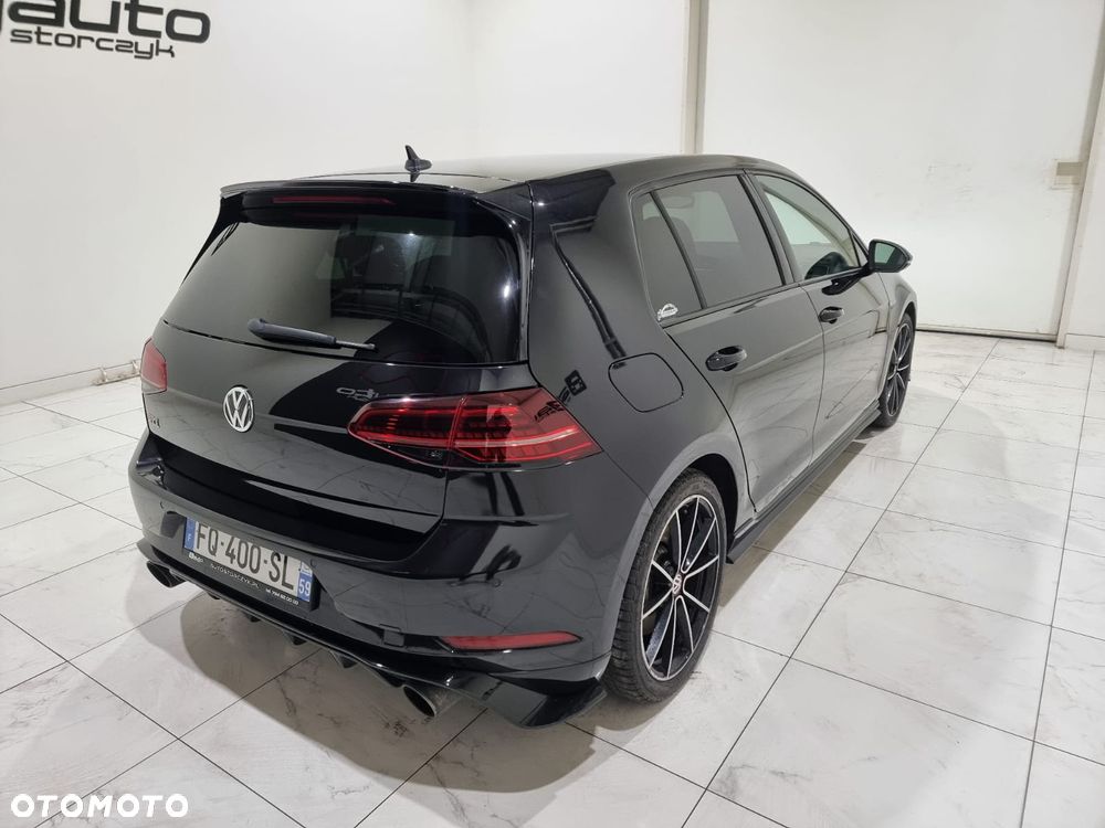 Volkswagen Golf - 6