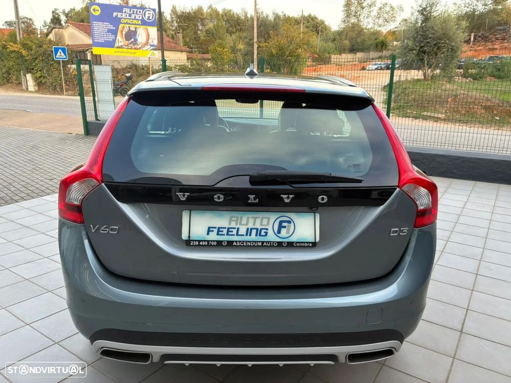 Volvo V60 Cross Country 2.0 D3 Summum Geartronic - 6