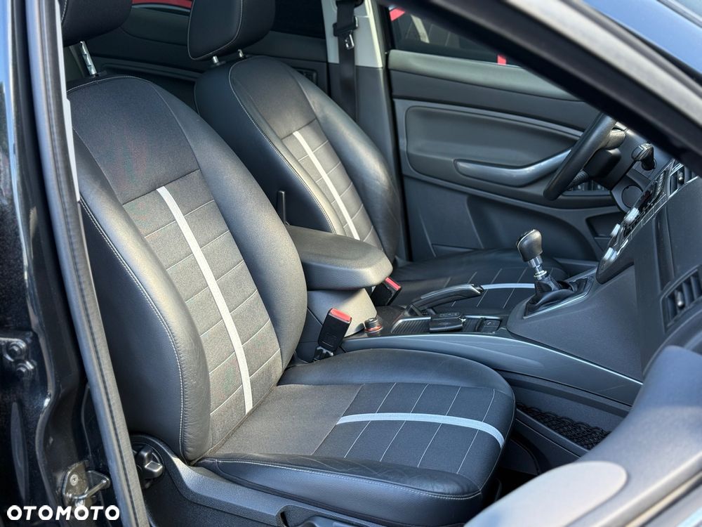 Ford Kuga 2.0 TDCi 4x4 SYNC - 32