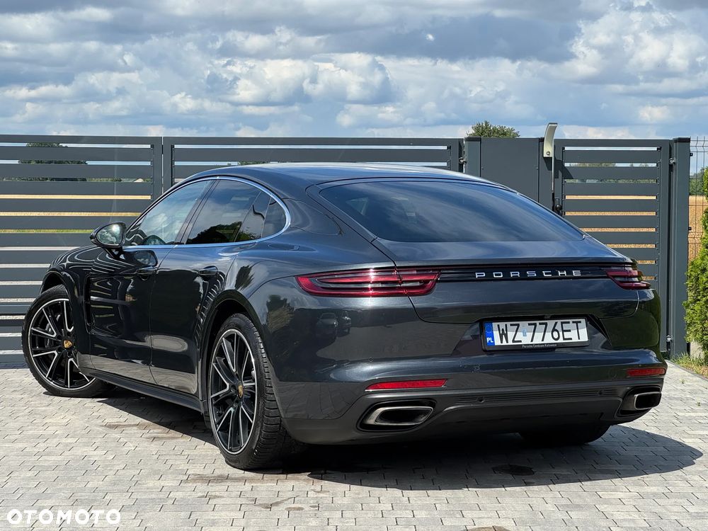 Porsche Panamera 4 - 3