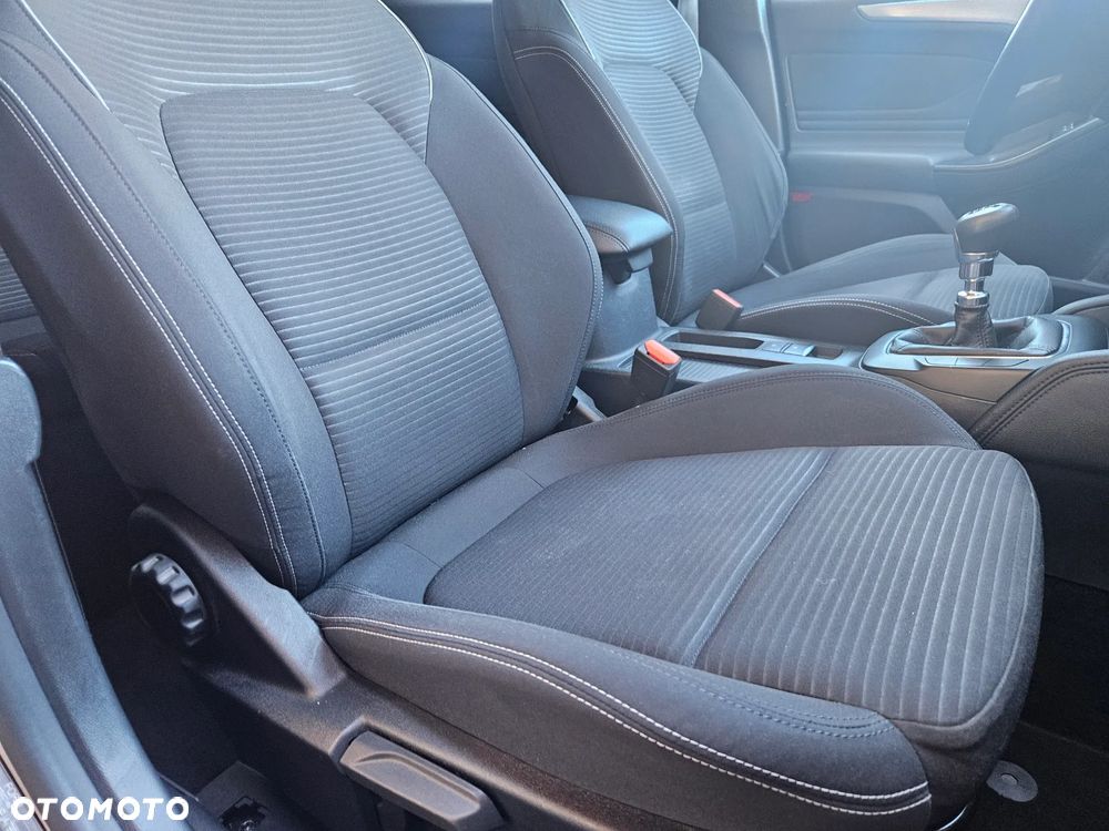 Ford Focus 2.0 EcoBlue Titanium Business - 23