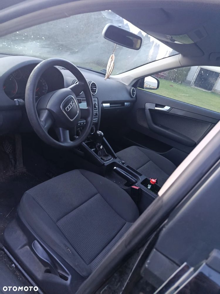 Audi A3 Sportback 2.0 TDI Ambiente - 4