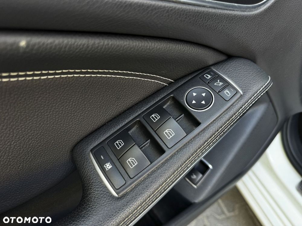 Mercedes-Benz CLA 180 Urban - 26