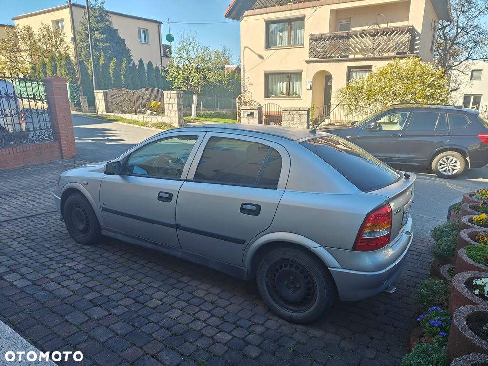 Opel Astra 1.4 - 4
