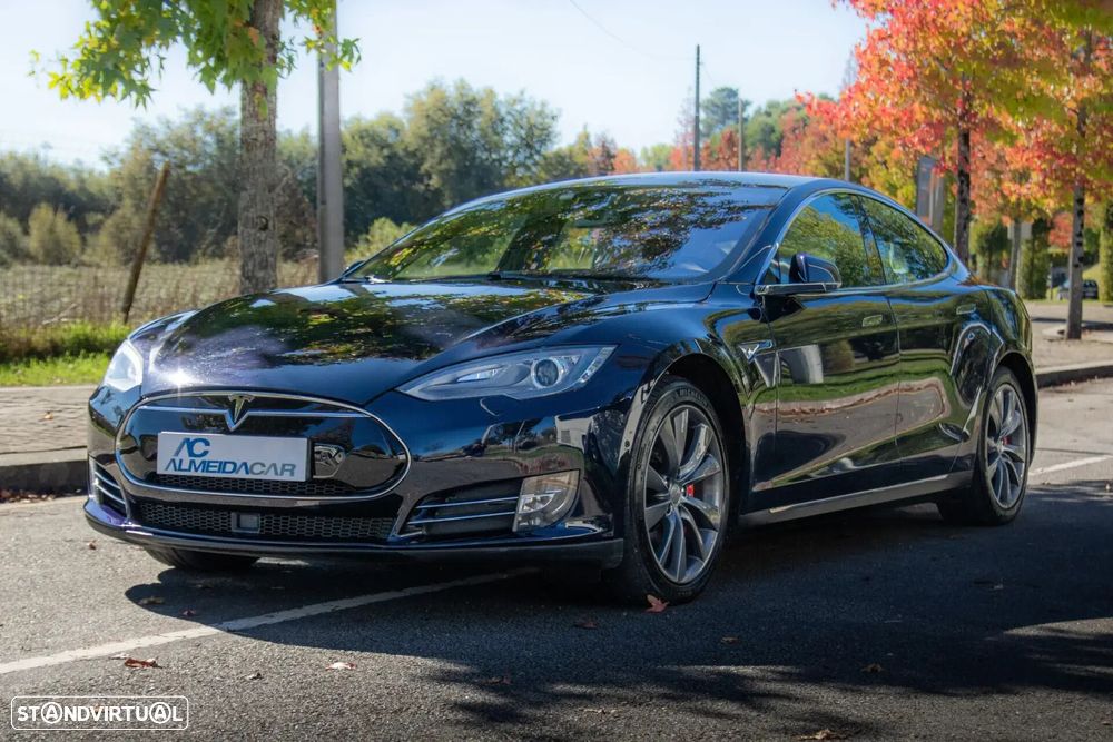 Tesla Model S - 2