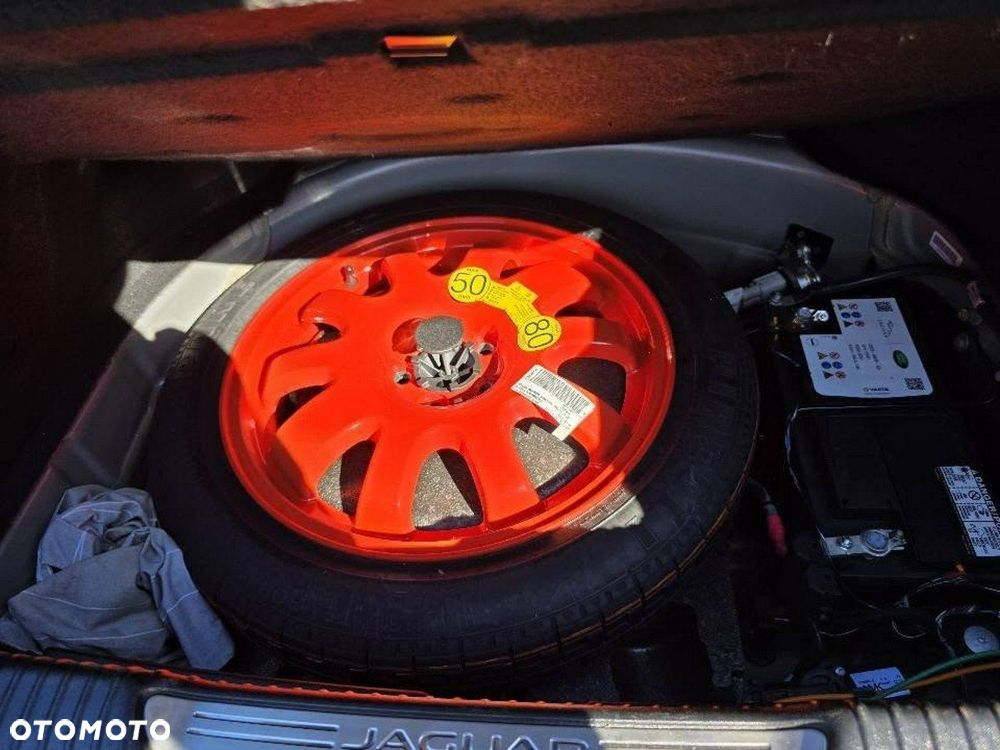 Jaguar XJ 3.0 T AWD Premium Luxury - 37