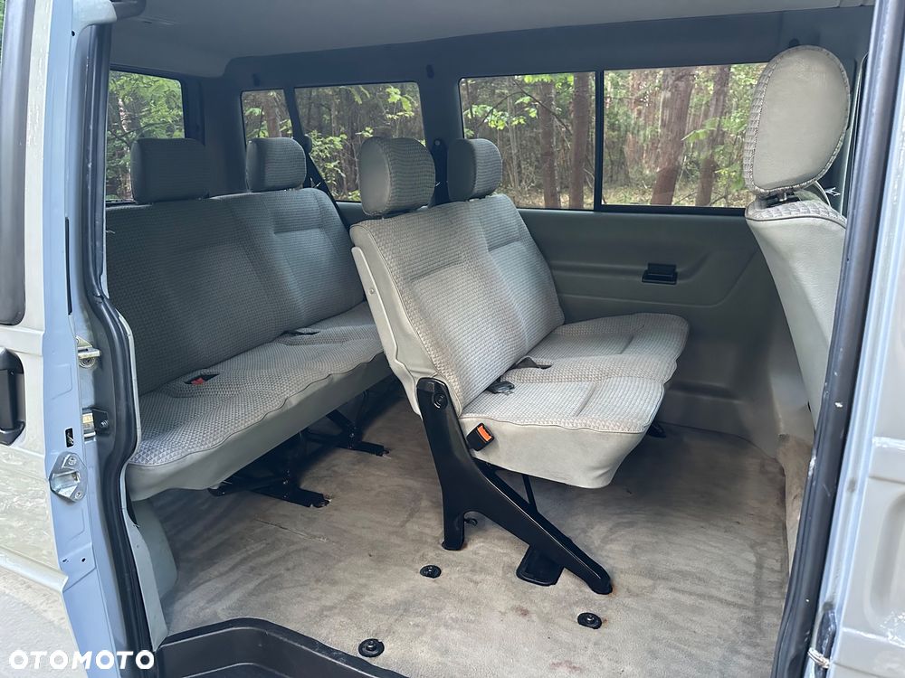 Volkswagen Caravelle GL - 10