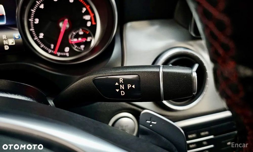 Mercedes-Benz CLA 250 4Matic 7G-DCT Sport - 9