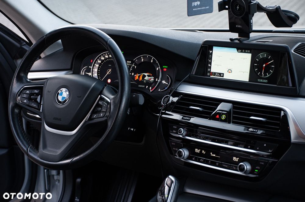 BMW Seria 5 520d Luxury Line - 22