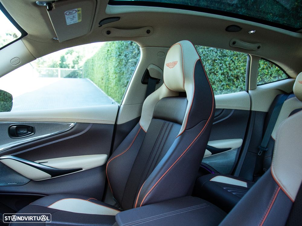 Aston Martin DBX 707 - 25