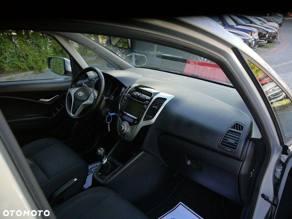 Hyundai ix20 1.6 Premium - 24