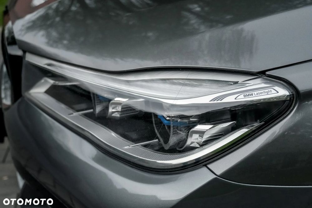 BMW Seria 7 750i xDrive - 11