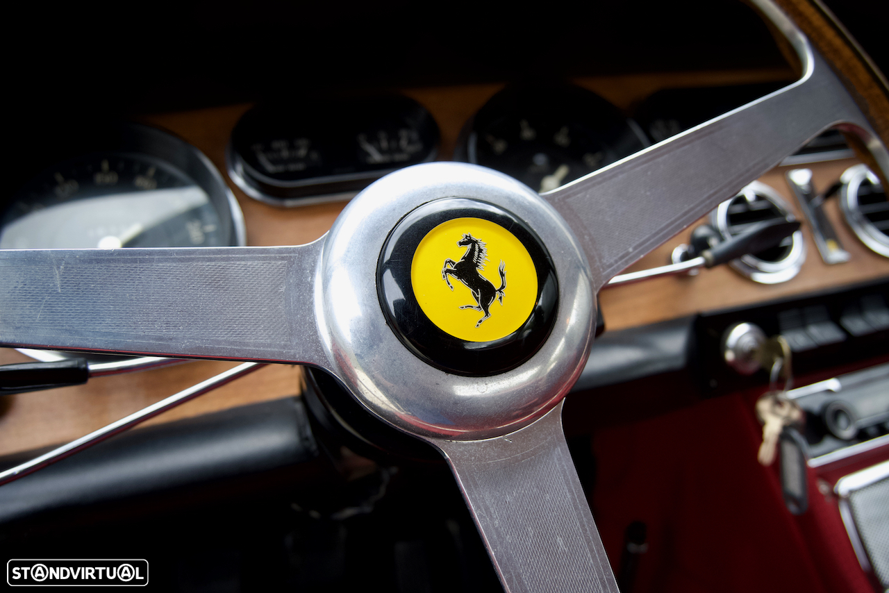 Ferrari 330 - 30