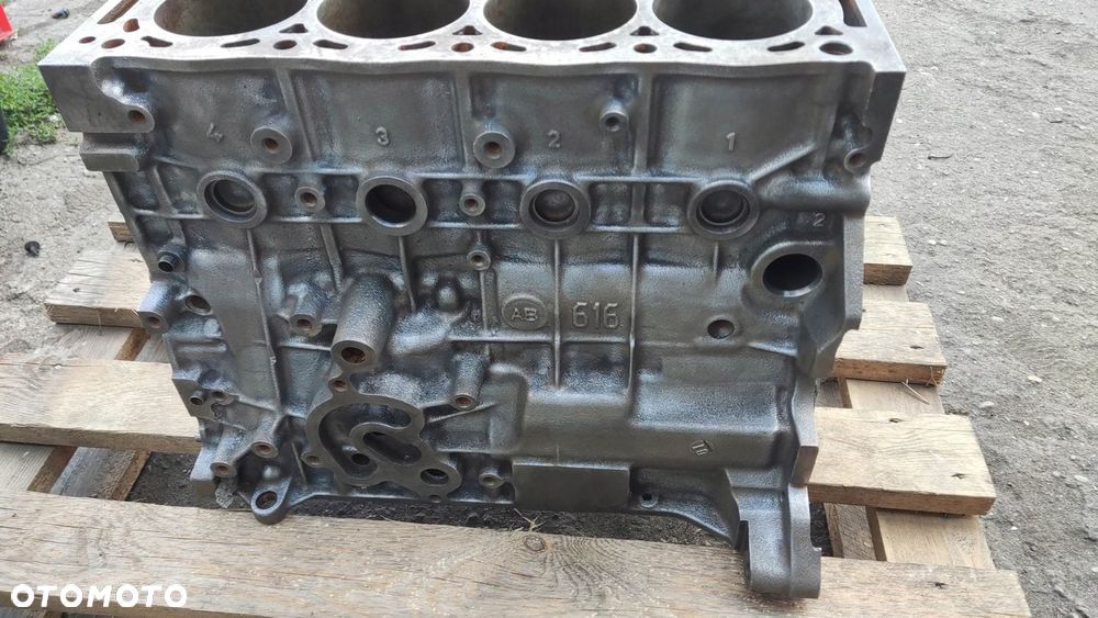 JAGUAR LAND ROVER RANGE 2.2 TD4 BLOK SILNIKA 224DT - 2