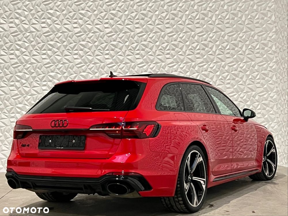 Audi RS4 Avant - 4