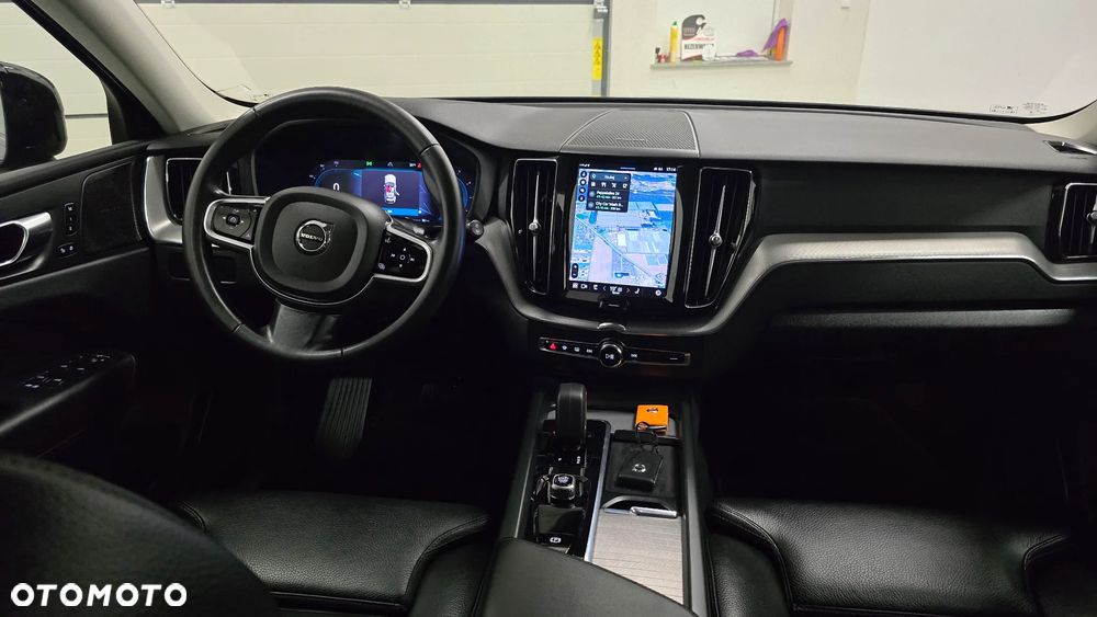 Volvo XC 60 B4 D AWD Plus Dark - 18