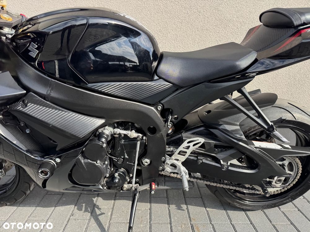 Suzuki GSX-R - 10