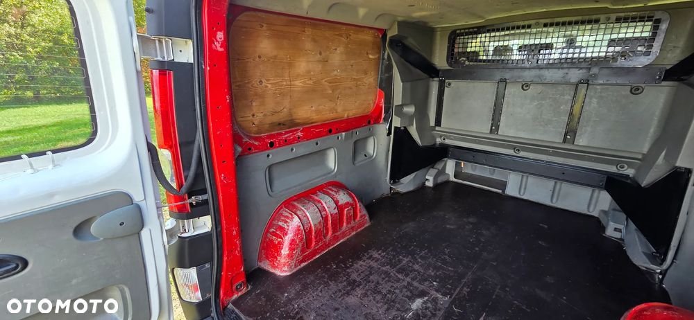Renault Trafic - 25