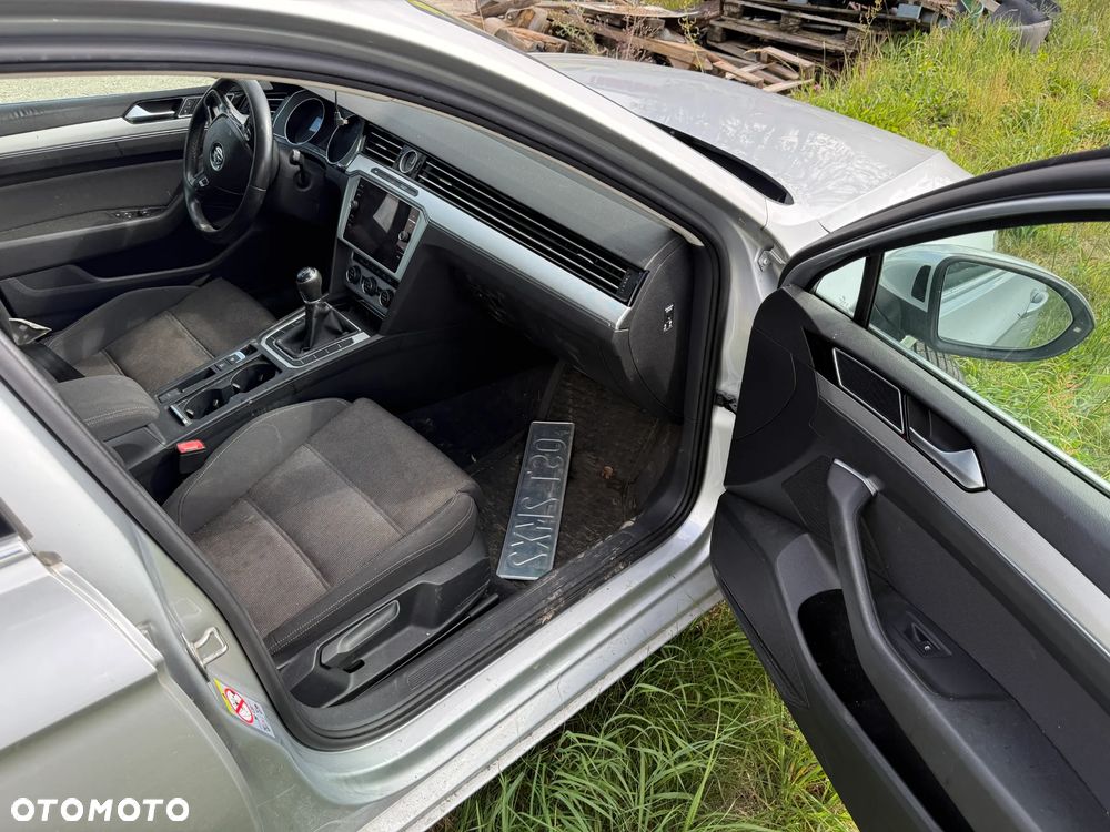 Volkswagen Passat - 5