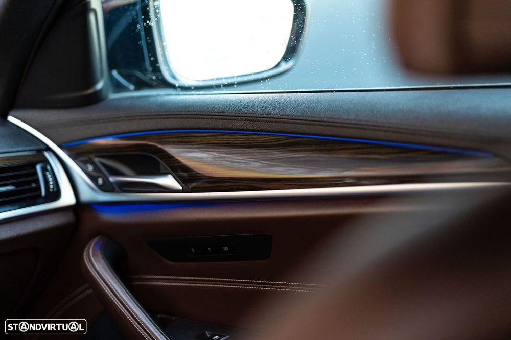 BMW 530 e iPerformance Line Luxury - 30