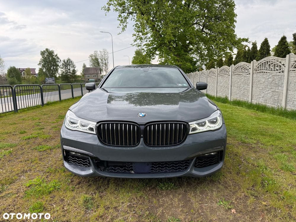 BMW Seria 7 750Li - 22