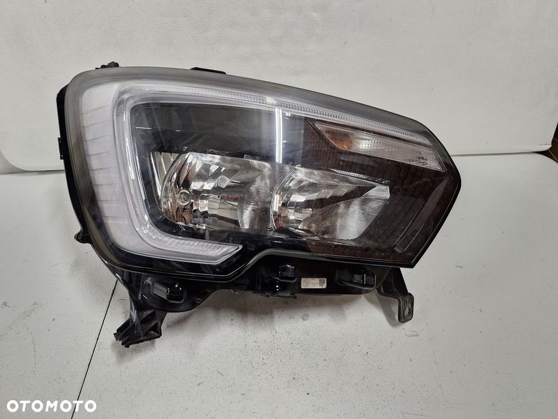 RENAULT MASTER III LIFT IV LAMPA PRAWY PRZÓD PRAWA PRZEDNIA REFLEKTOR 260105567R - 1