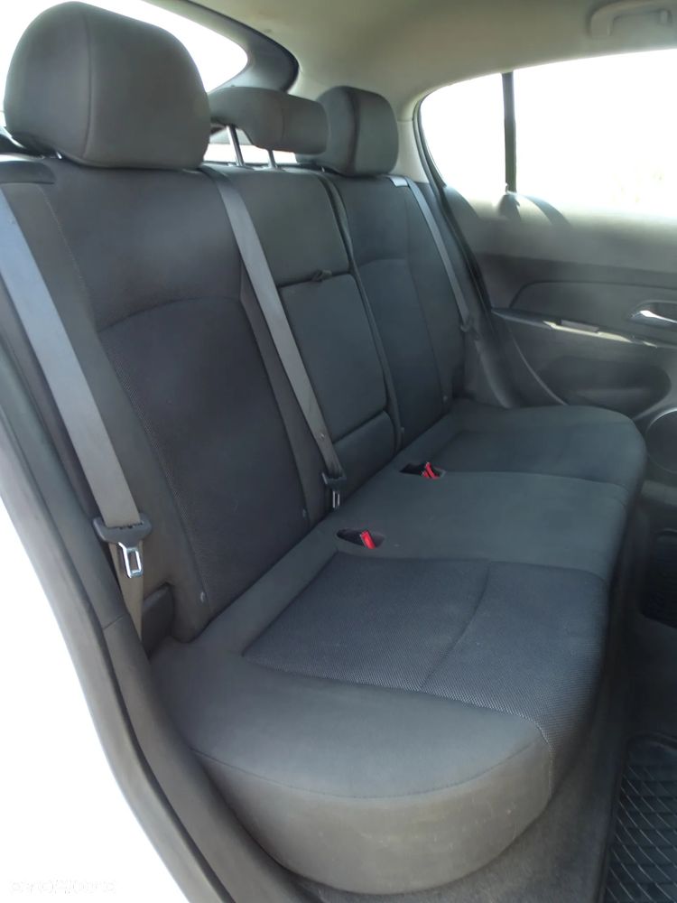 Chevrolet Cruze 1.7TD LT+ - 25