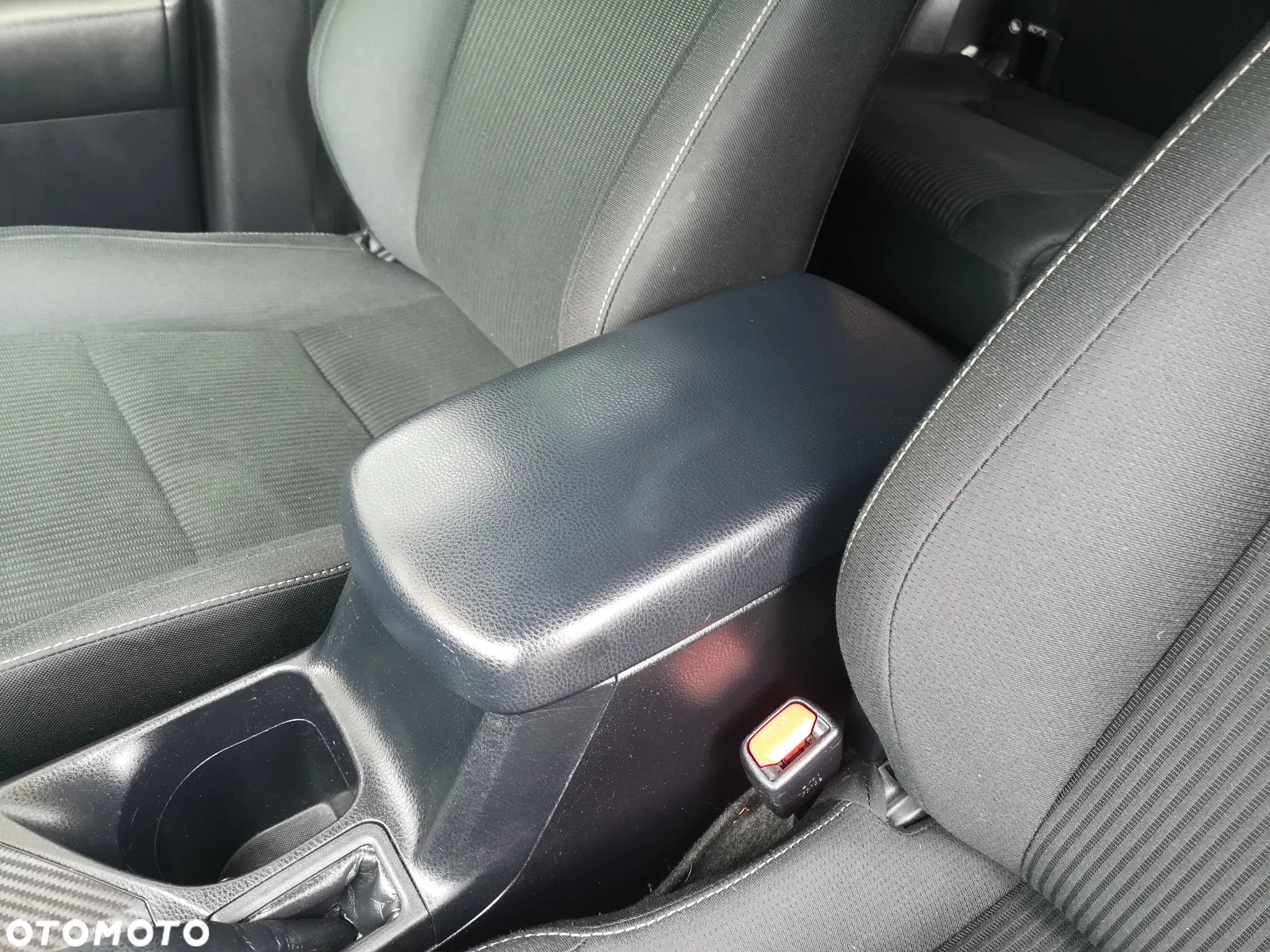 Toyota RAV4 2.0 D-4D Premium - 19