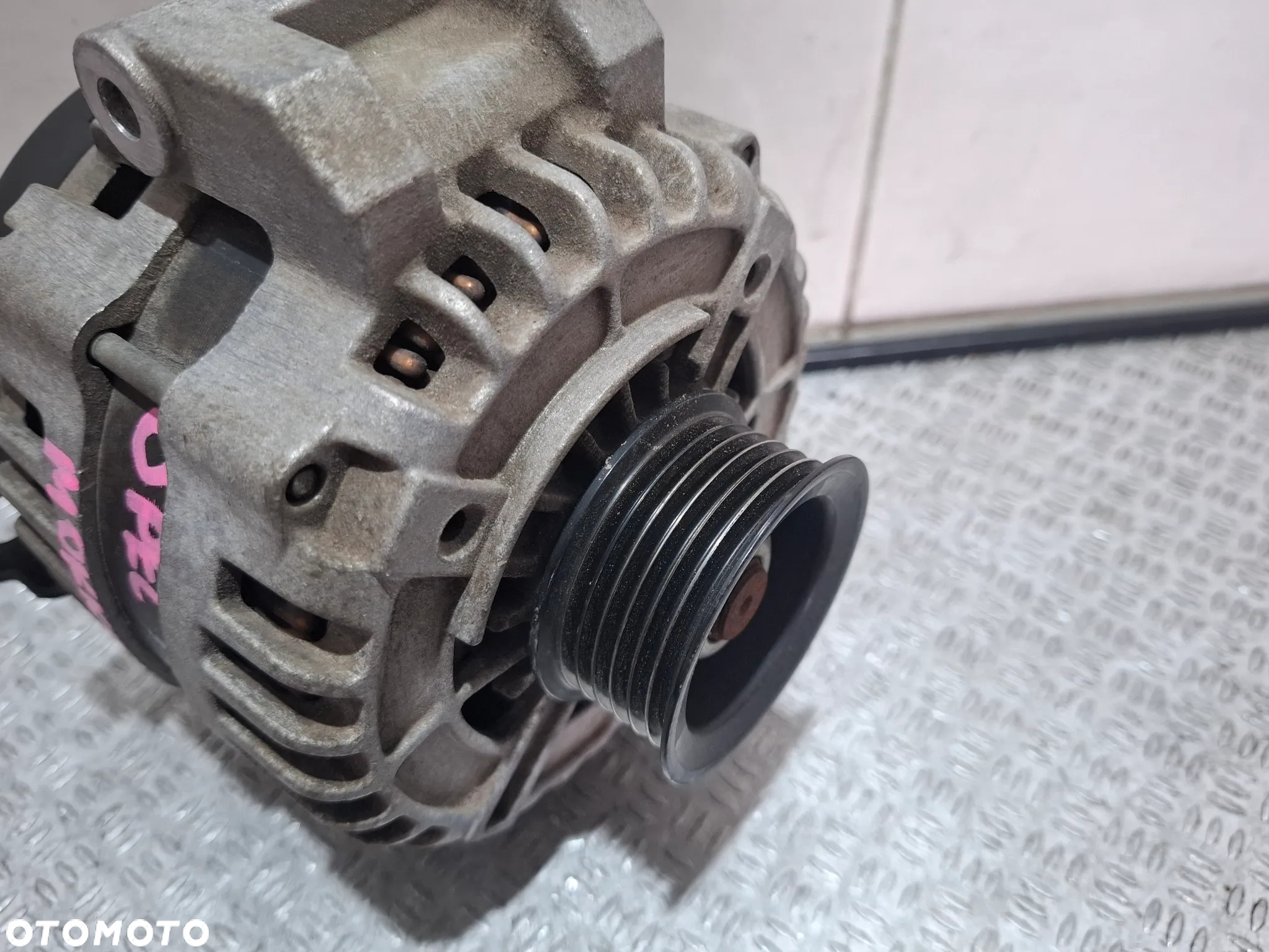 Alternator Opel Mokka A 1,6 CDTI 2015 rok nr 94509655 - 2