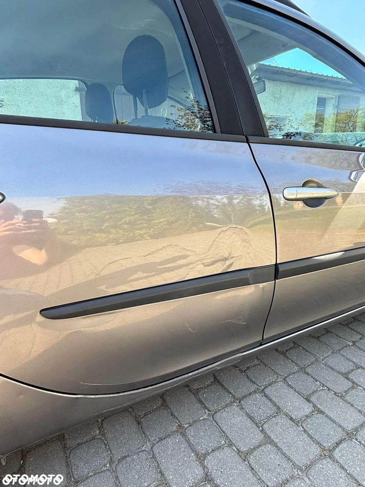 Renault Clio 1.2 16V TCE Alize - 17