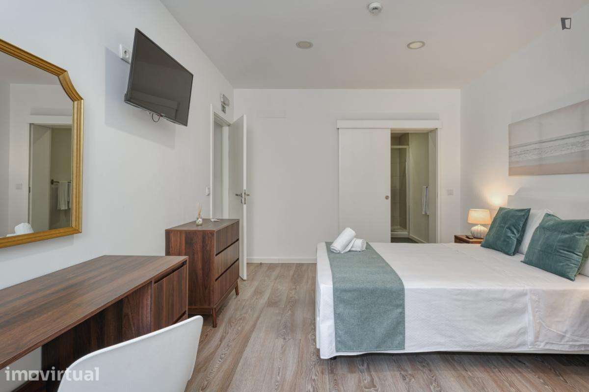 Quarto - localizado em São Sebastião Lisbon - Grande imagem: 2/24